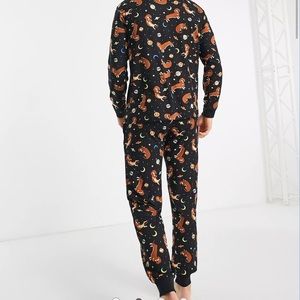 BNWT CHLESEA PEERS Men’s Medium 2pc Pajama Set, Dachshunds in Space